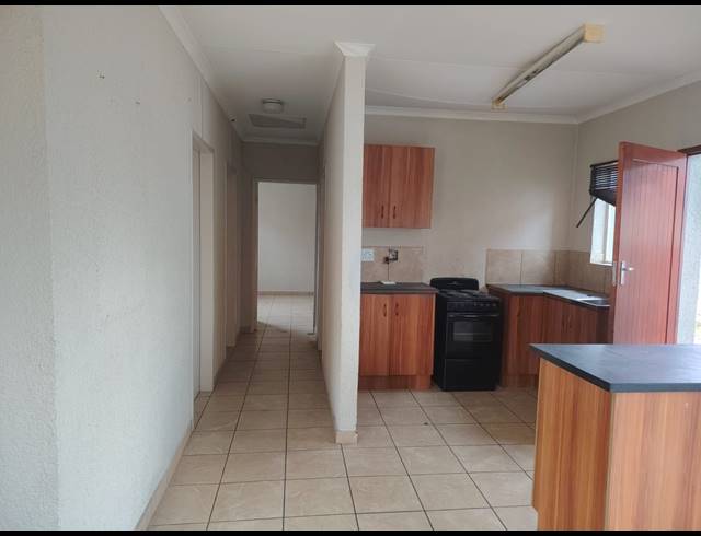 3 BEDROOM TOWNHOUSE FOR SALE IN WATERKLOOF HILL ESTATE